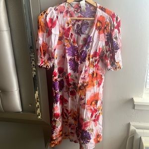 Elegant dress, light weight, smooth feel